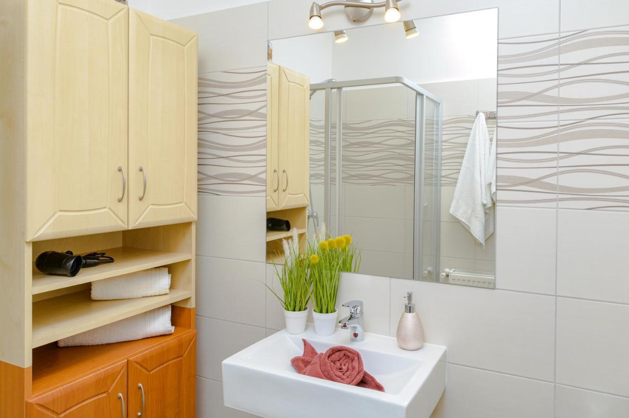 Illes Apartmanok Ii. Hajdúszoboszló المظهر الخارجي الصورة