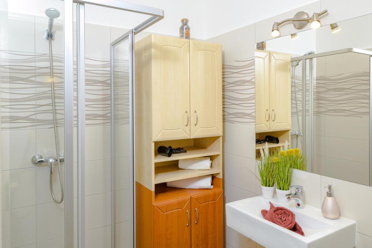 Illes Apartmanok Ii. Hajdúszoboszló المظهر الخارجي الصورة