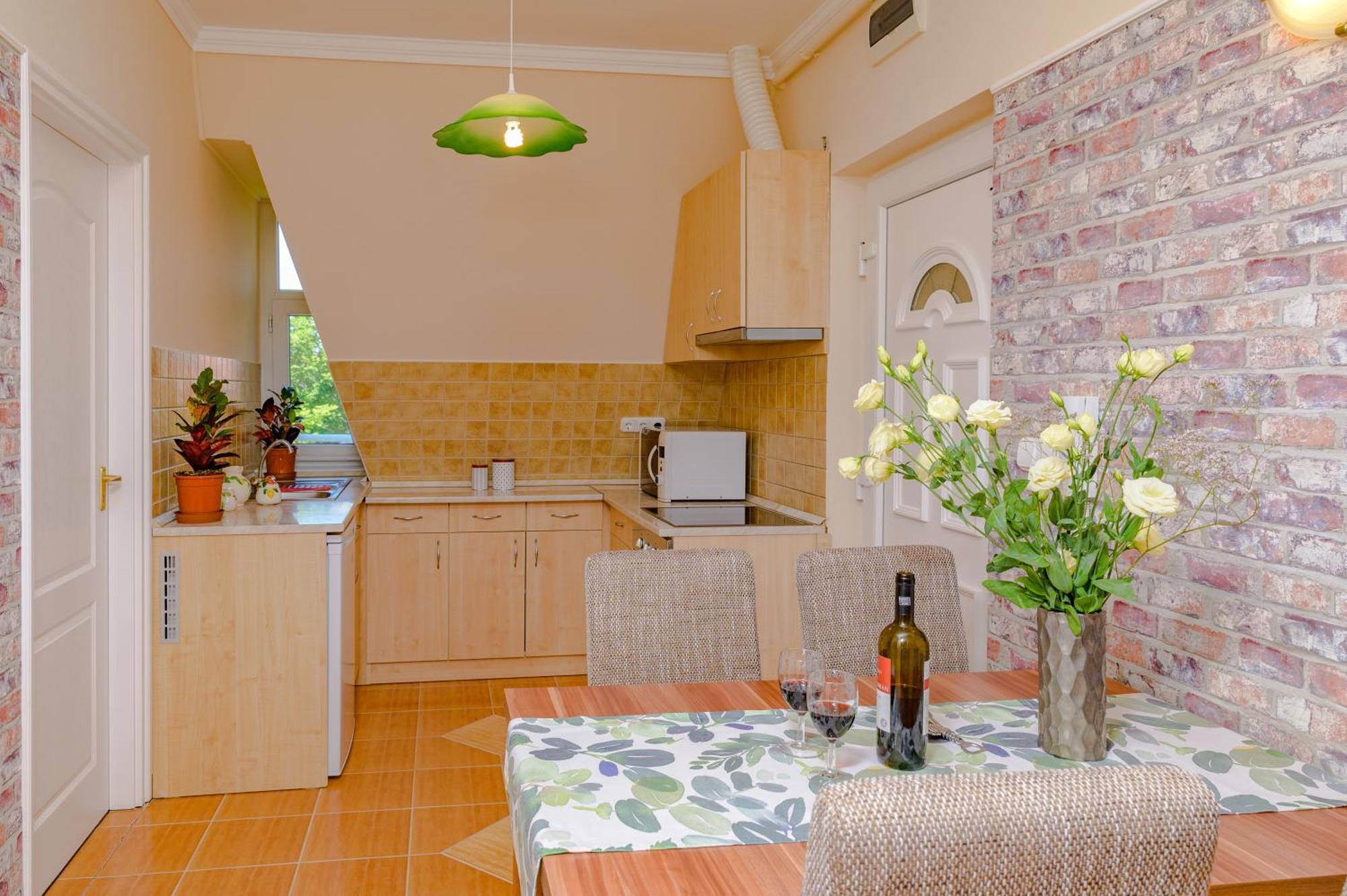 Illes Apartmanok Ii. Hajdúszoboszló المظهر الخارجي الصورة
