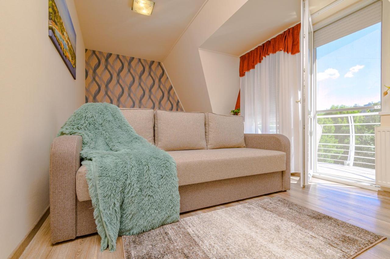 Illes Apartmanok Ii. Hajdúszoboszló المظهر الخارجي الصورة