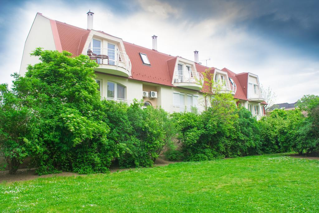 Illes Apartmanok Ii. Hajdúszoboszló المظهر الخارجي الصورة